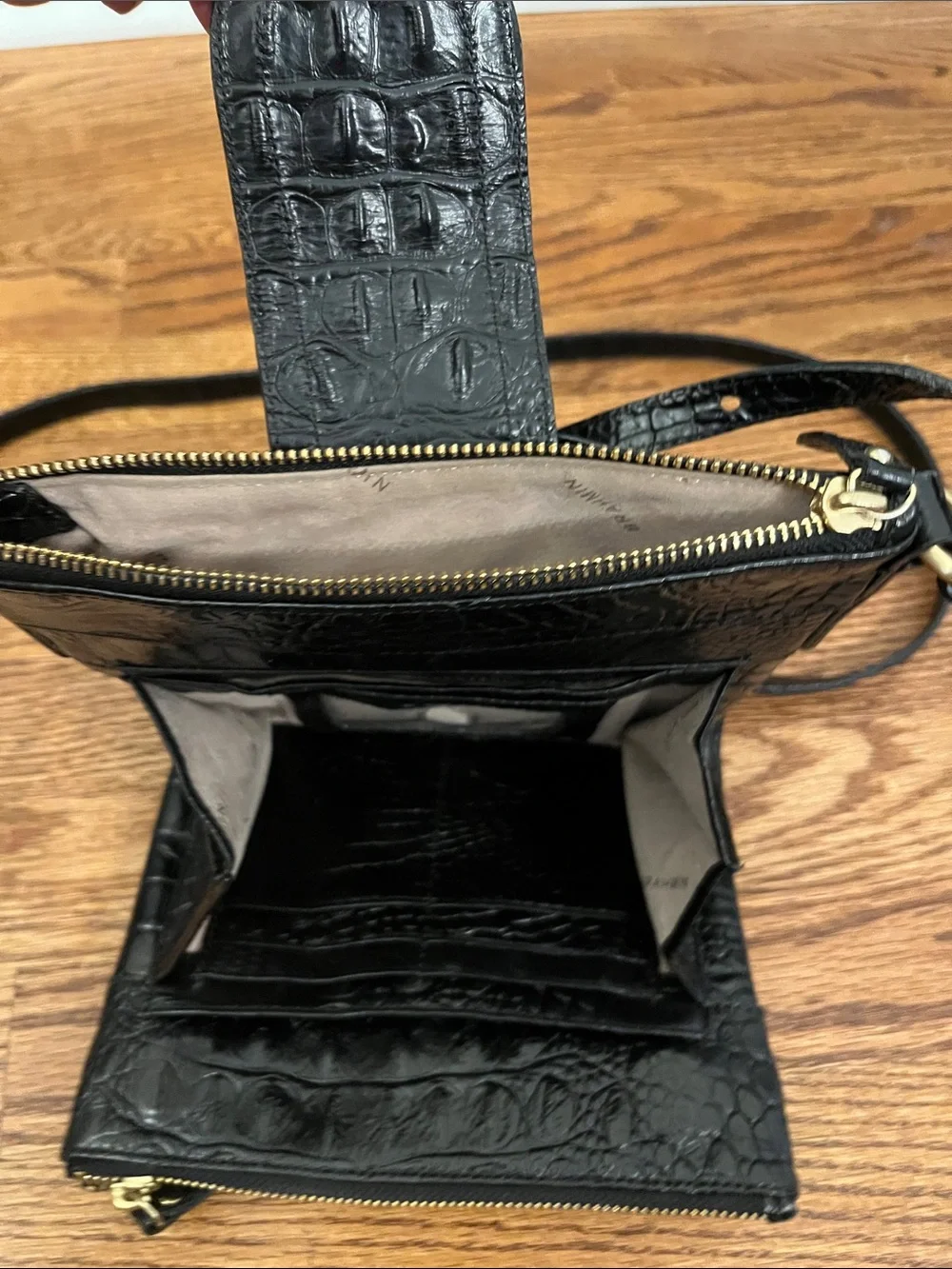 Brahmin Melbourne Black Mojito Croc Embossed Crossbody Bag Black with COA